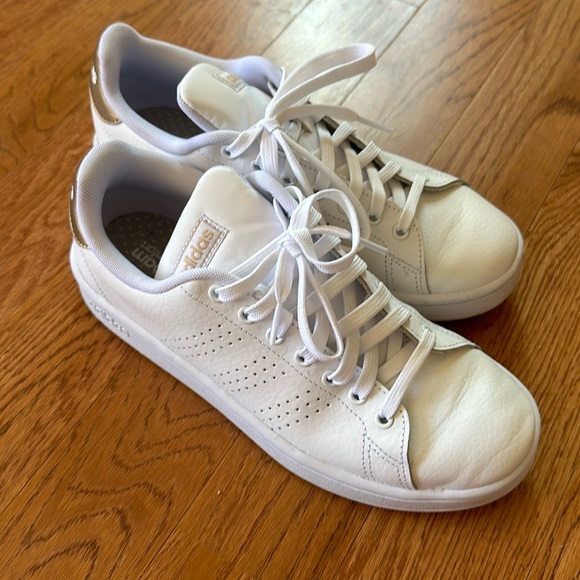 Adidas Advantage Shoes - Picture 1 of 7